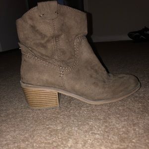 7 1/2 Target brand Brown Booties